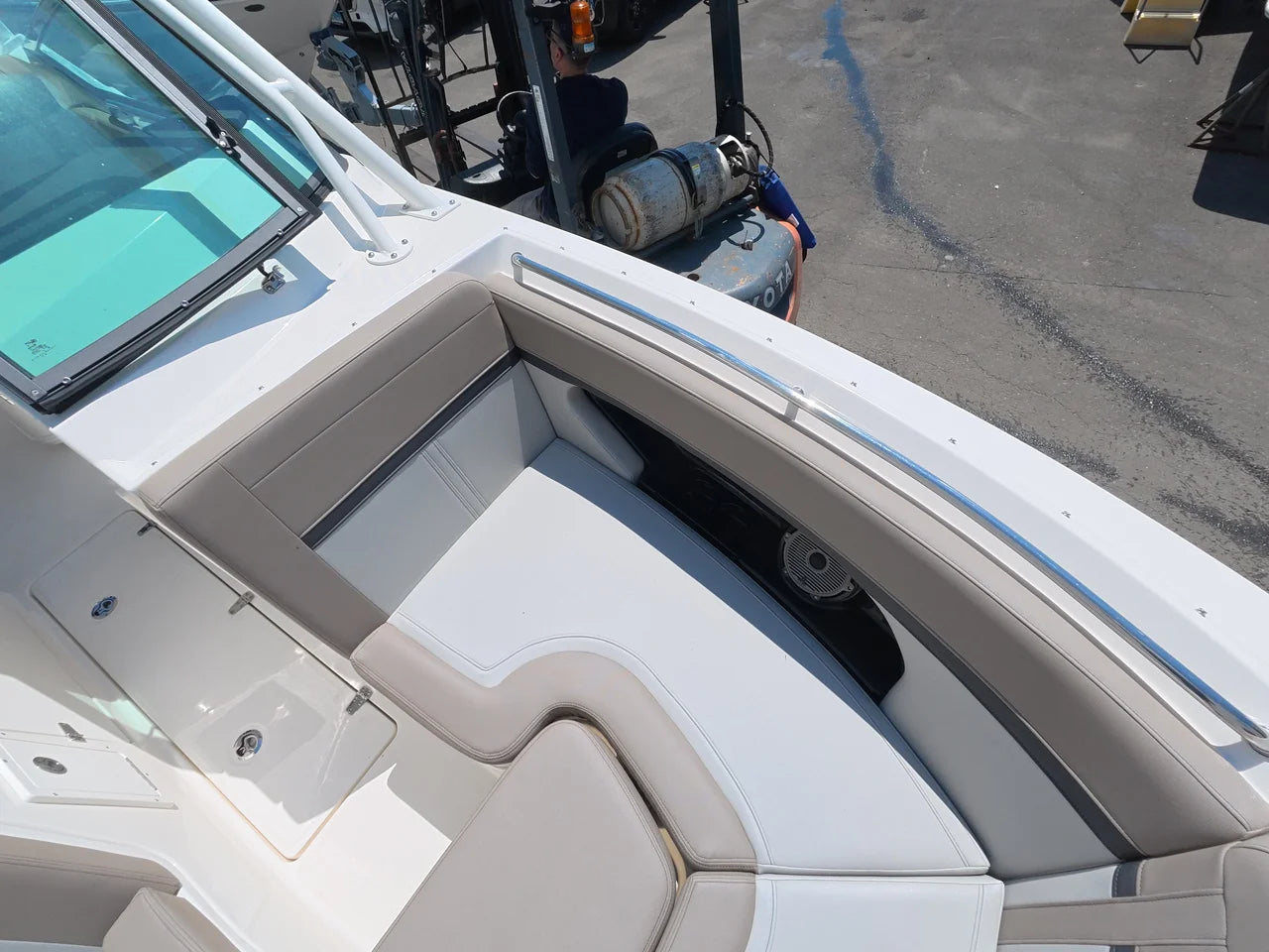 2026 Boston Whaler 240 Vantage 24.0 feet, Norwalk, Connecticut #33