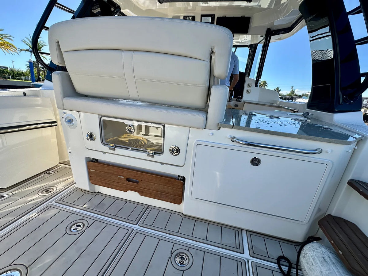 2023 Boston Whaler 350 REALM 35.0 feet, Fort Myers, FL #11