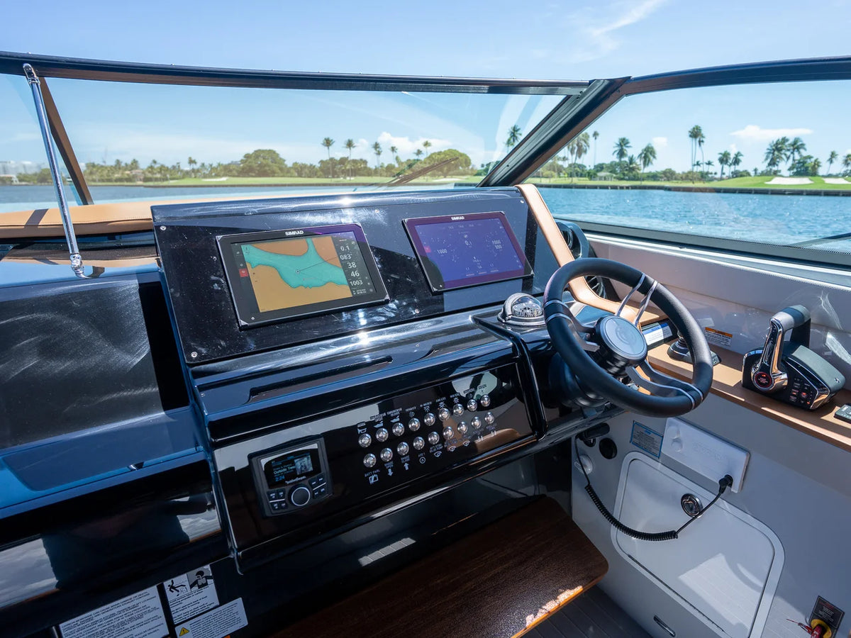 2027 Cruisers Yachts 38 GLS Outboard 38.0 feet, Miami, FL #22