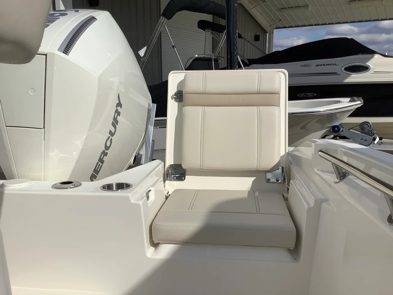 2026 Boston Whaler 220 Dauntless 22.0 feet, Monkey Island, OK #14