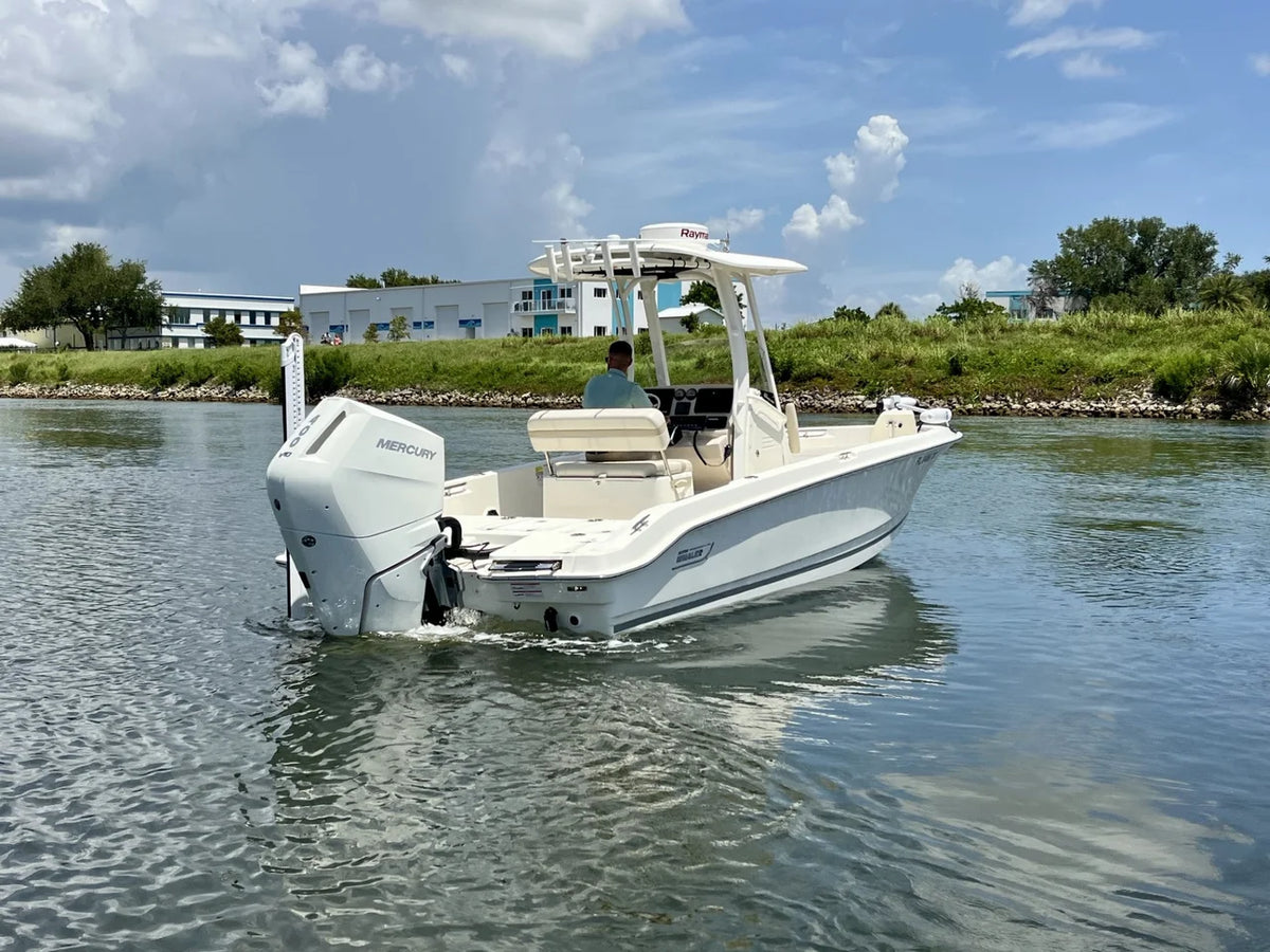 2025 Boston Whaler 250 DAUNTLESS 25.0 feet, Venice, Florida #9
