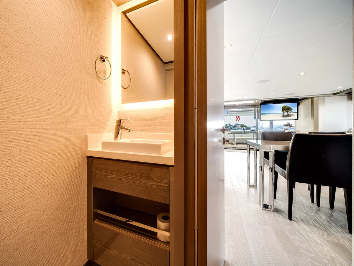 2025 Ocean Alexander 27R 88.0 feet, Fort Lauderdale, FL #38