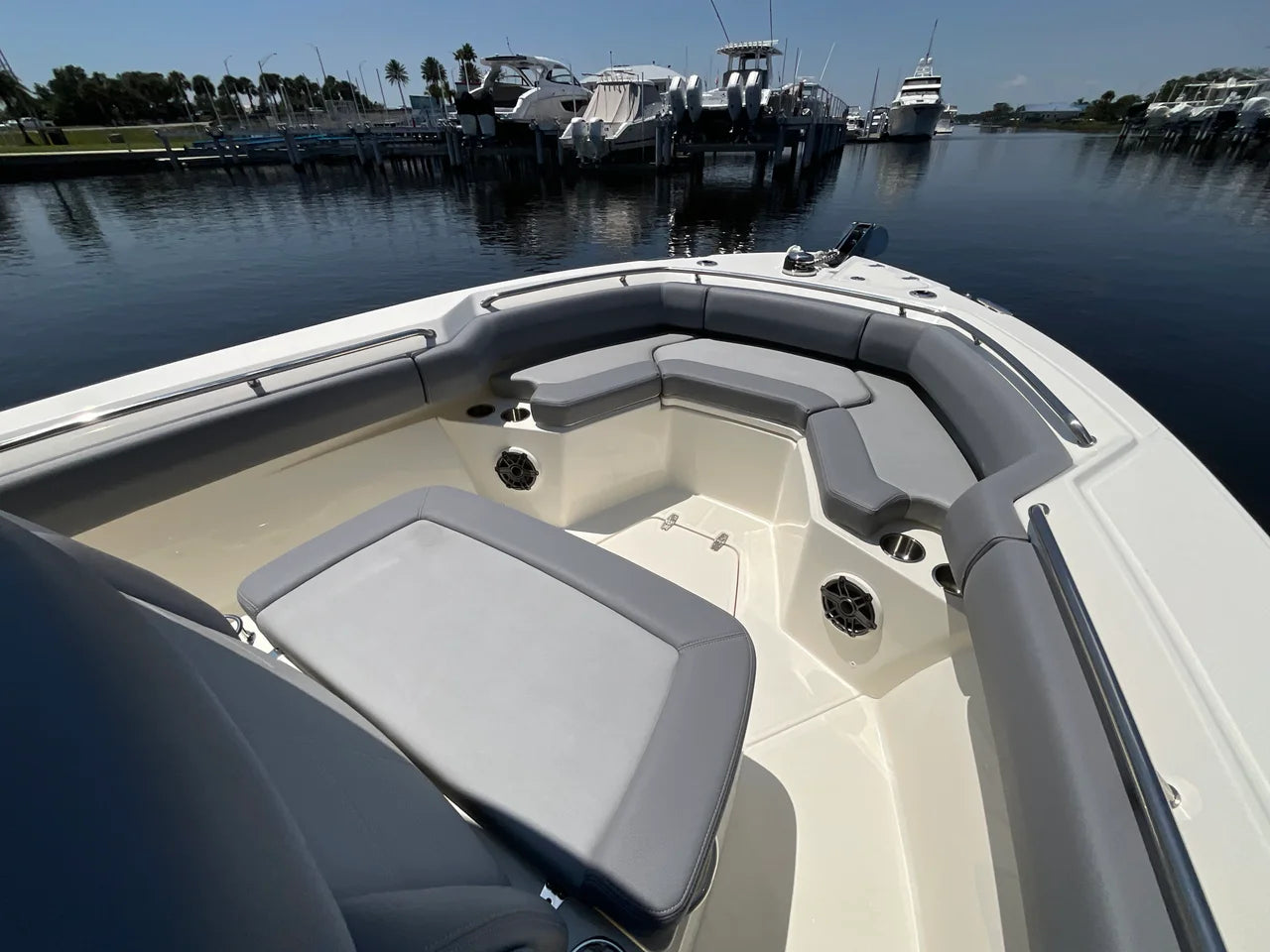 2027 Boston Whaler 250 Outrage 25.0 feet, Jacksonville Beach, Florida #16