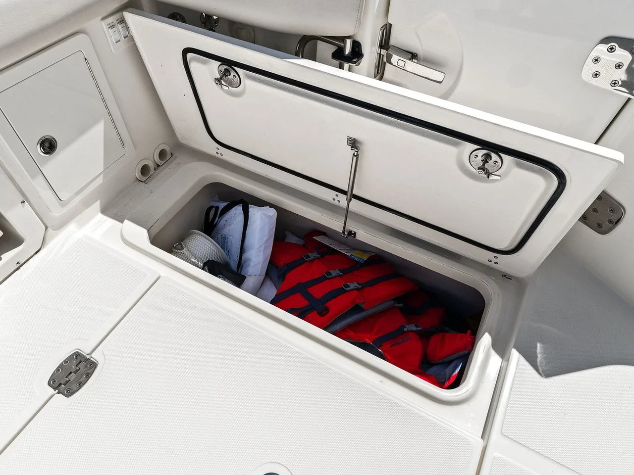 2025 Boston Whaler 405 CONQUEST 41.0 feet, St Petersburg, FL #69
