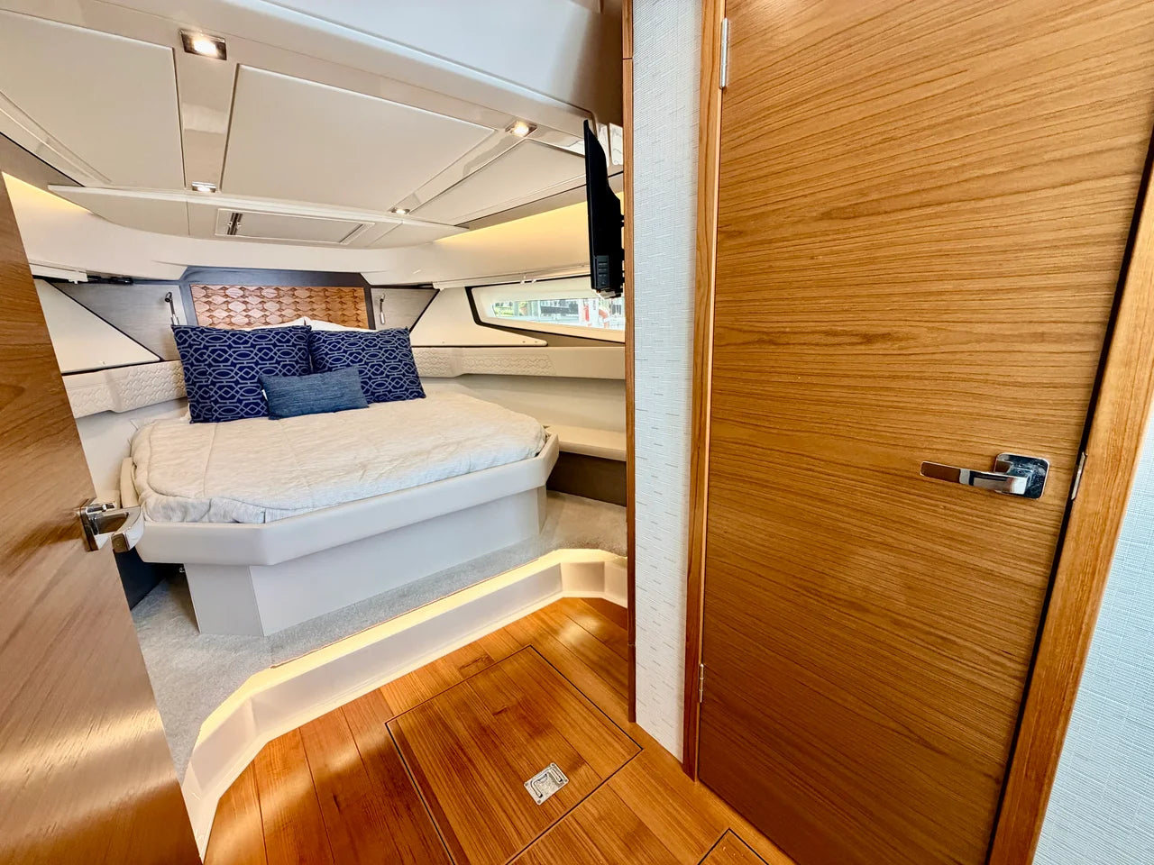 2022 Tiara Yachts 43 LE 43.0 feet, Jupiter, Florida #29