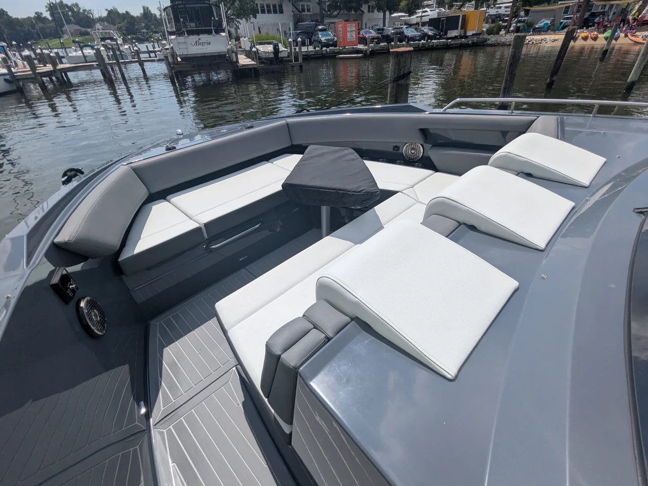 2024 Cruisers Yachts 38 GLS-OB 38.0 feet, Grasonville, MD #37