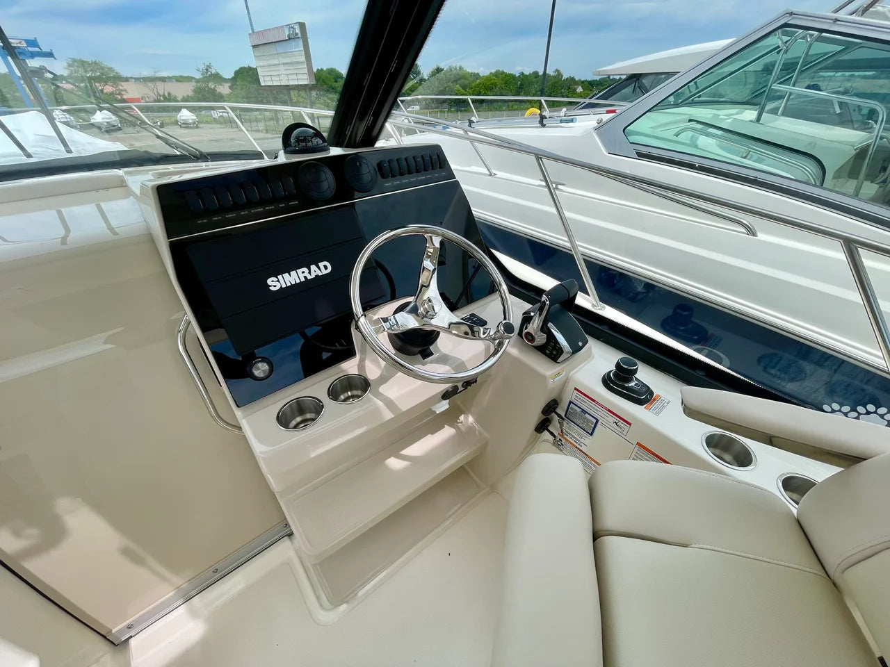 2026 Boston Whaler 325 Conquest 32.0 feet, Danvers, Massachusetts #16