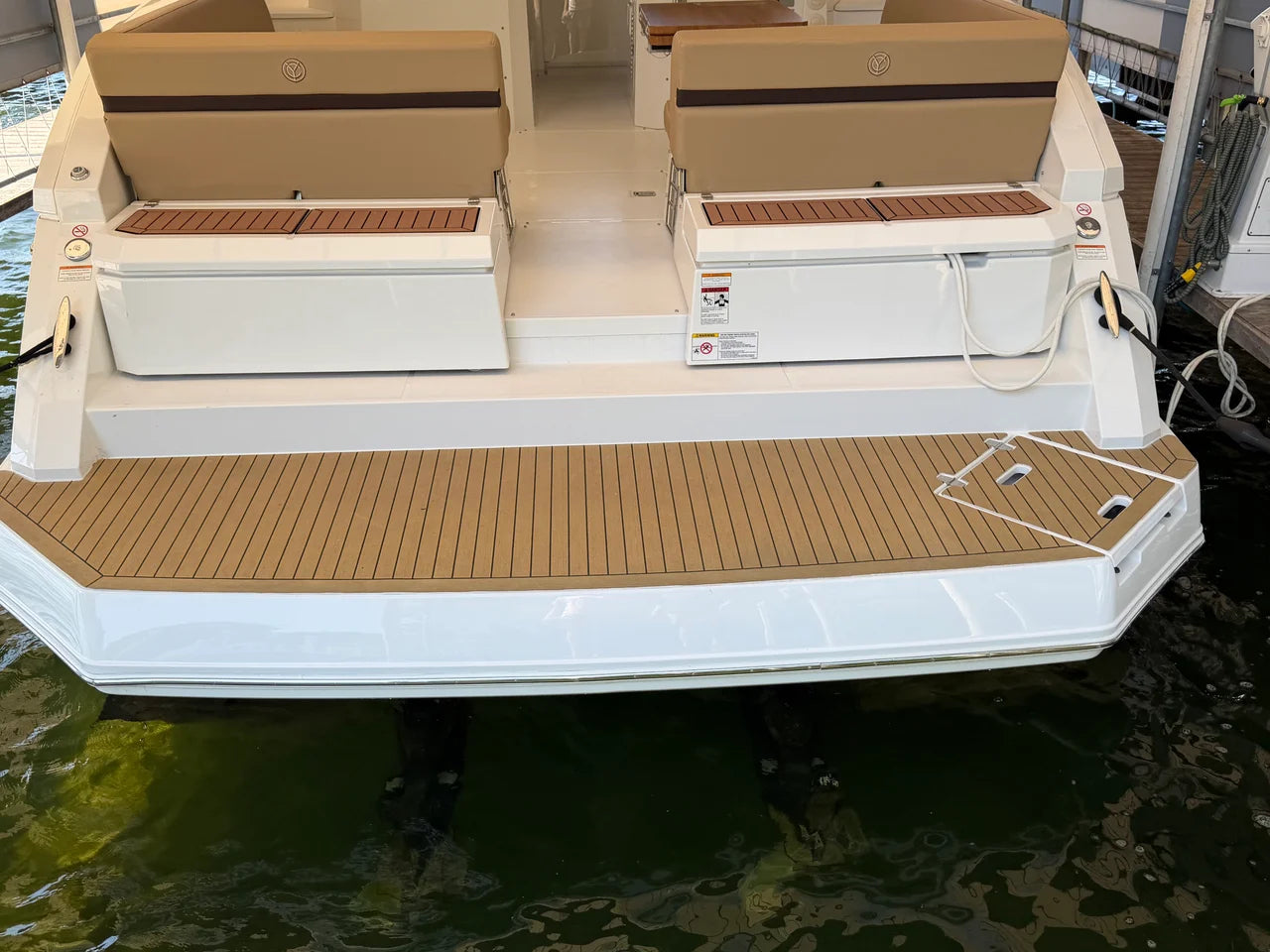 2015 Cruisers Yachts 390 EXPRESS COUPE 39.0 feet, Excelsior, Minnesota #63