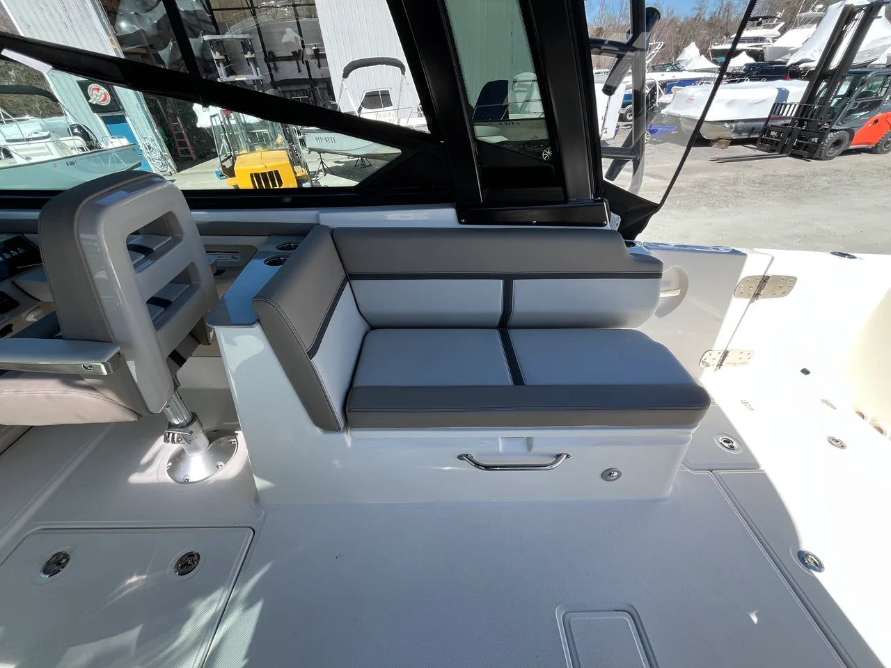 2026 Boston Whaler 330 Vantage 33.0 feet, Wakefield, RI #13