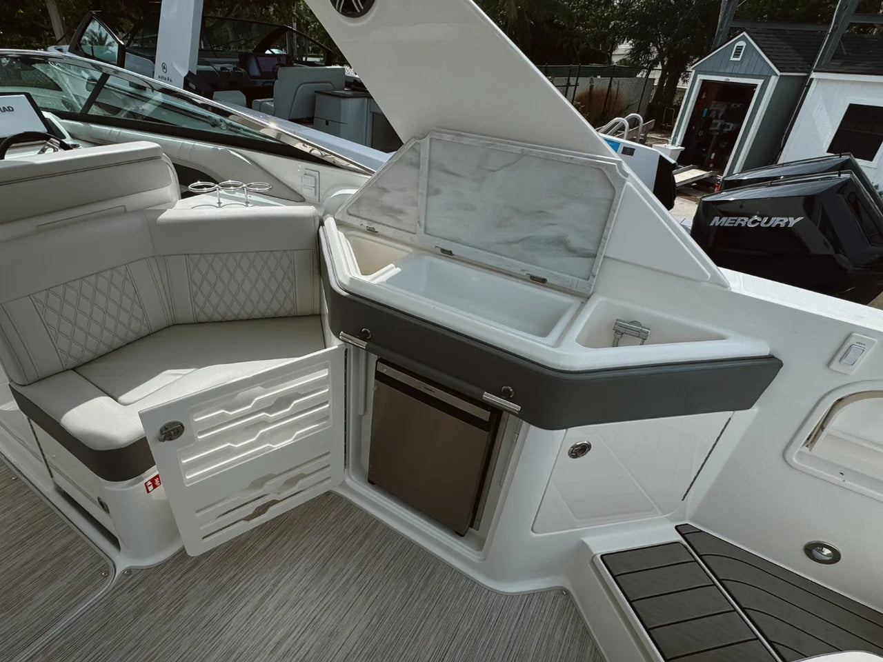 2026 Sea Ray SLX 310 Outboard 31.0 feet, Jupiter, Florida #9