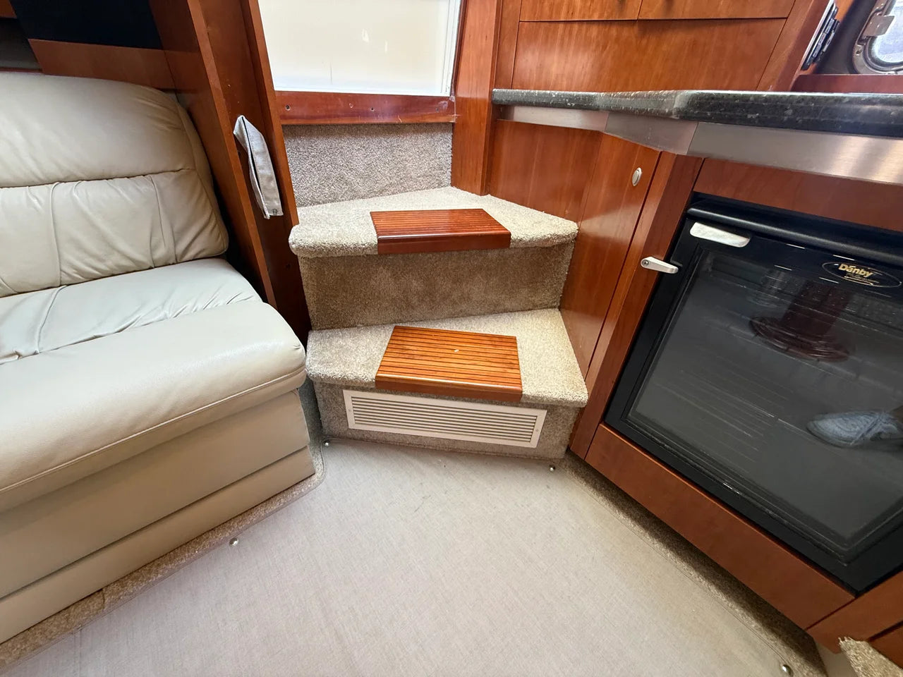 2007 Cruisers Yachts 420 EXPRESS 42.0 feet, Lewisville, TX #43