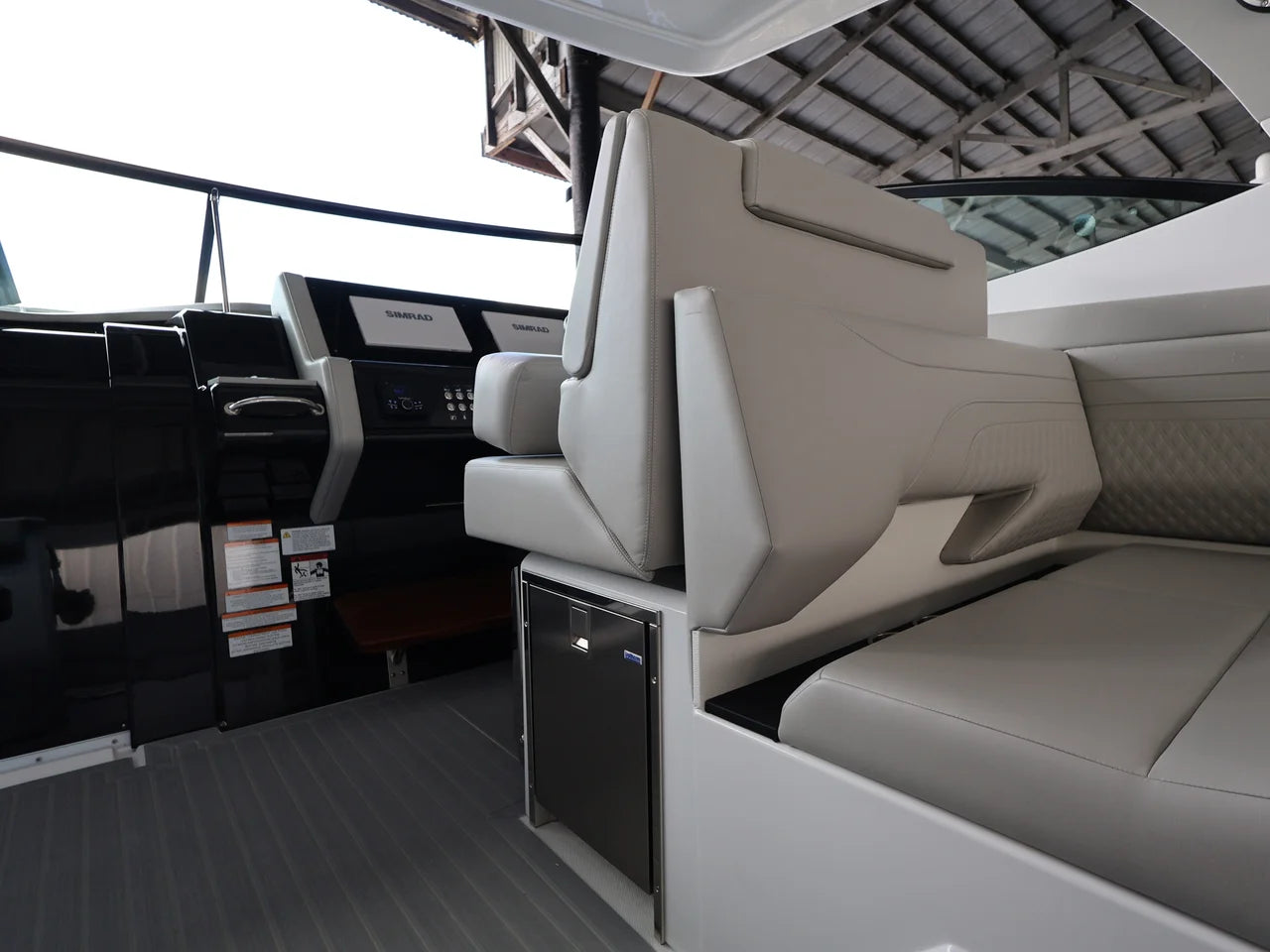 2026 Cruisers Yachts 38 GLS Outboard 38.0 feet, Naples, Florida #24