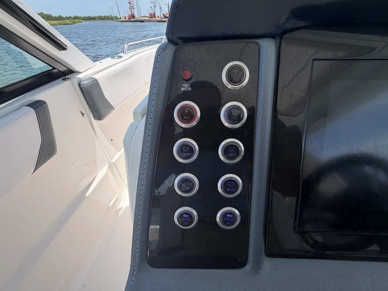 2020 Chaparral 300 OSX 30.0 feet, Charleston, SC #16