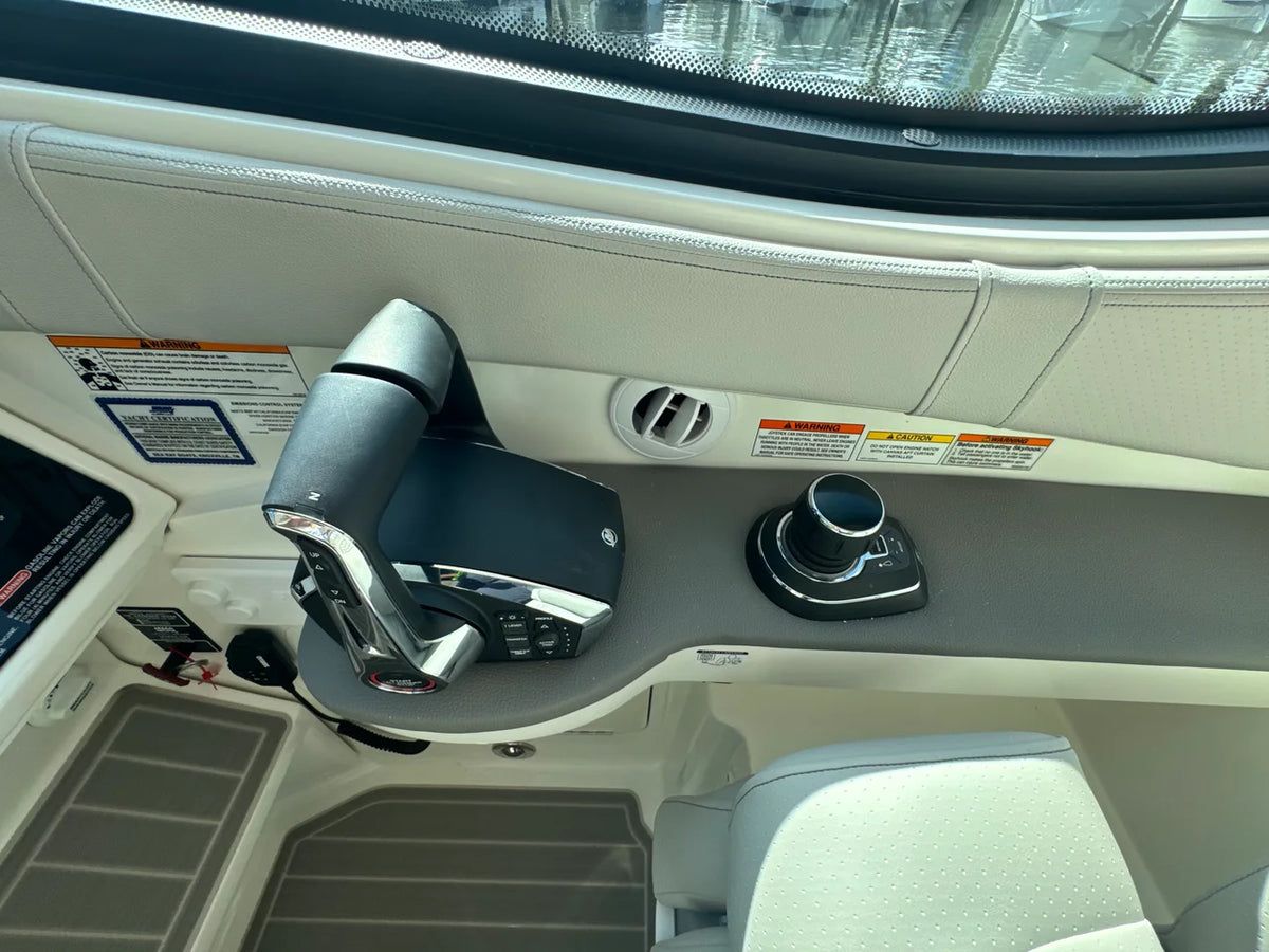 2027 Sea Ray Sundancer 320 Outboard 32.0 feet, Pompano Beach, Florida #23