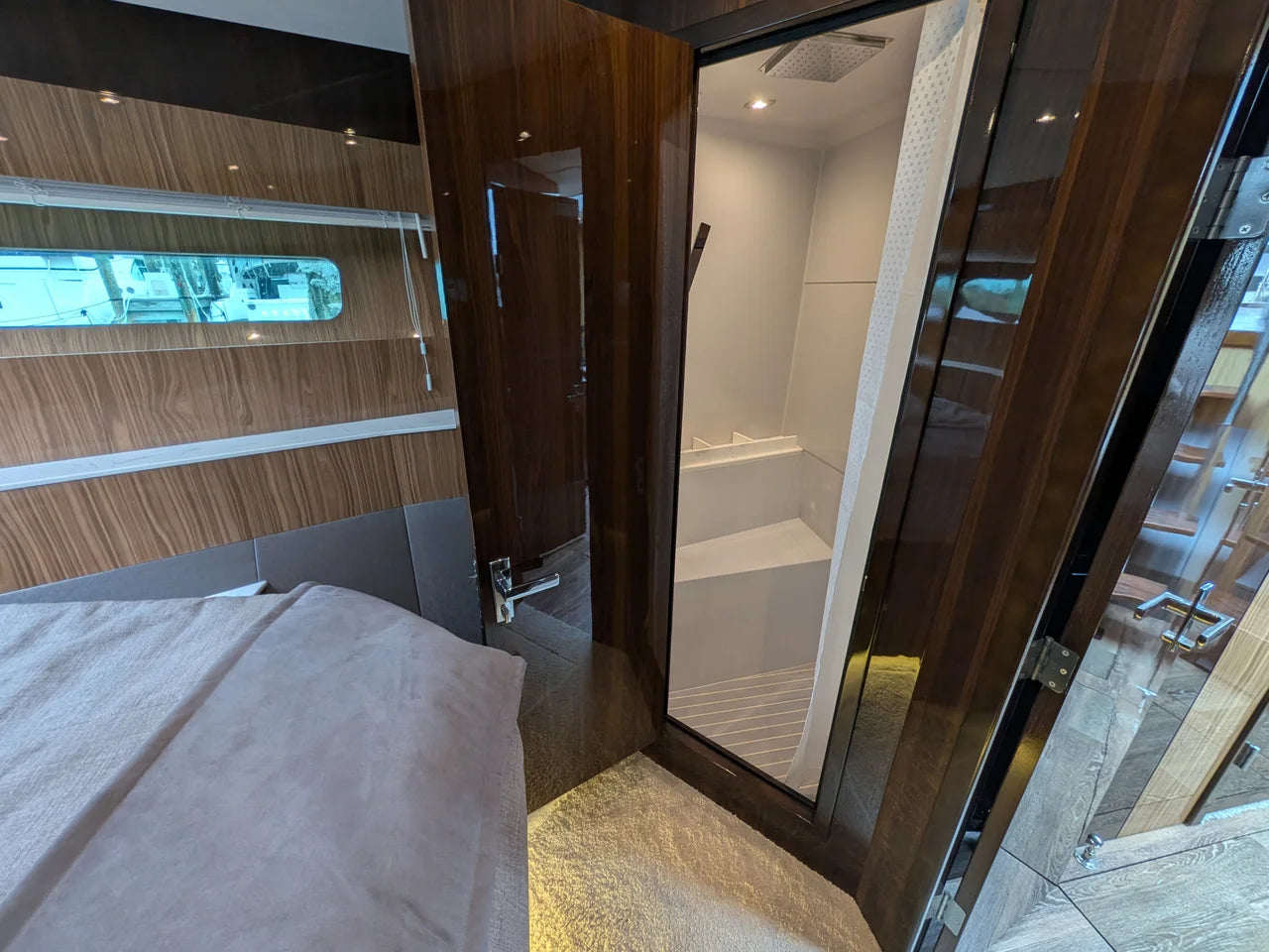 2022 Cruisers Yachts 54 Cantius 54.0 feet, Grasonville, MD #50