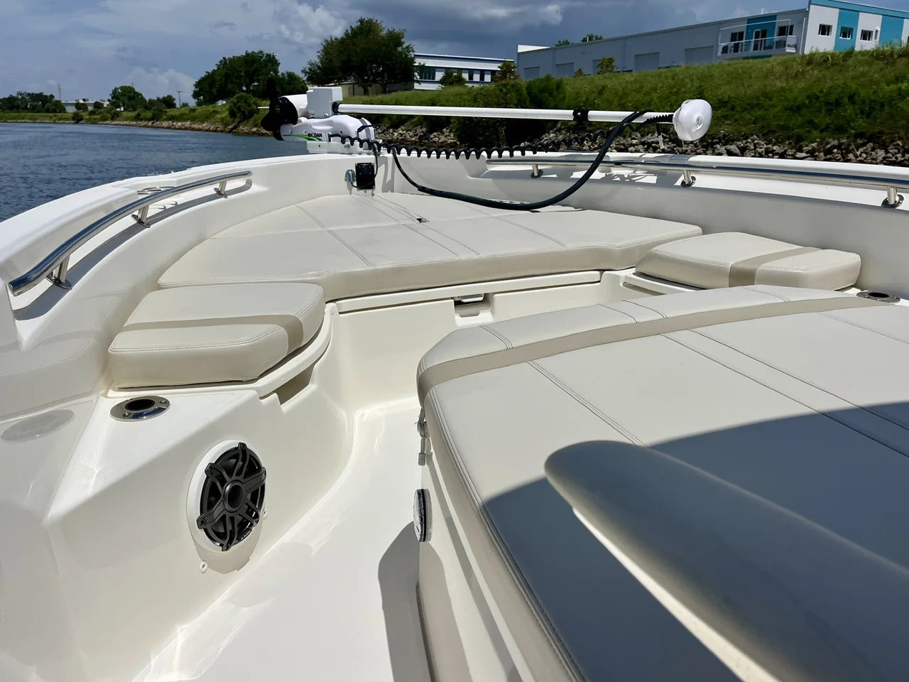 2025 Boston Whaler 250 DAUNTLESS 25.0 feet, Venice, Florida #26