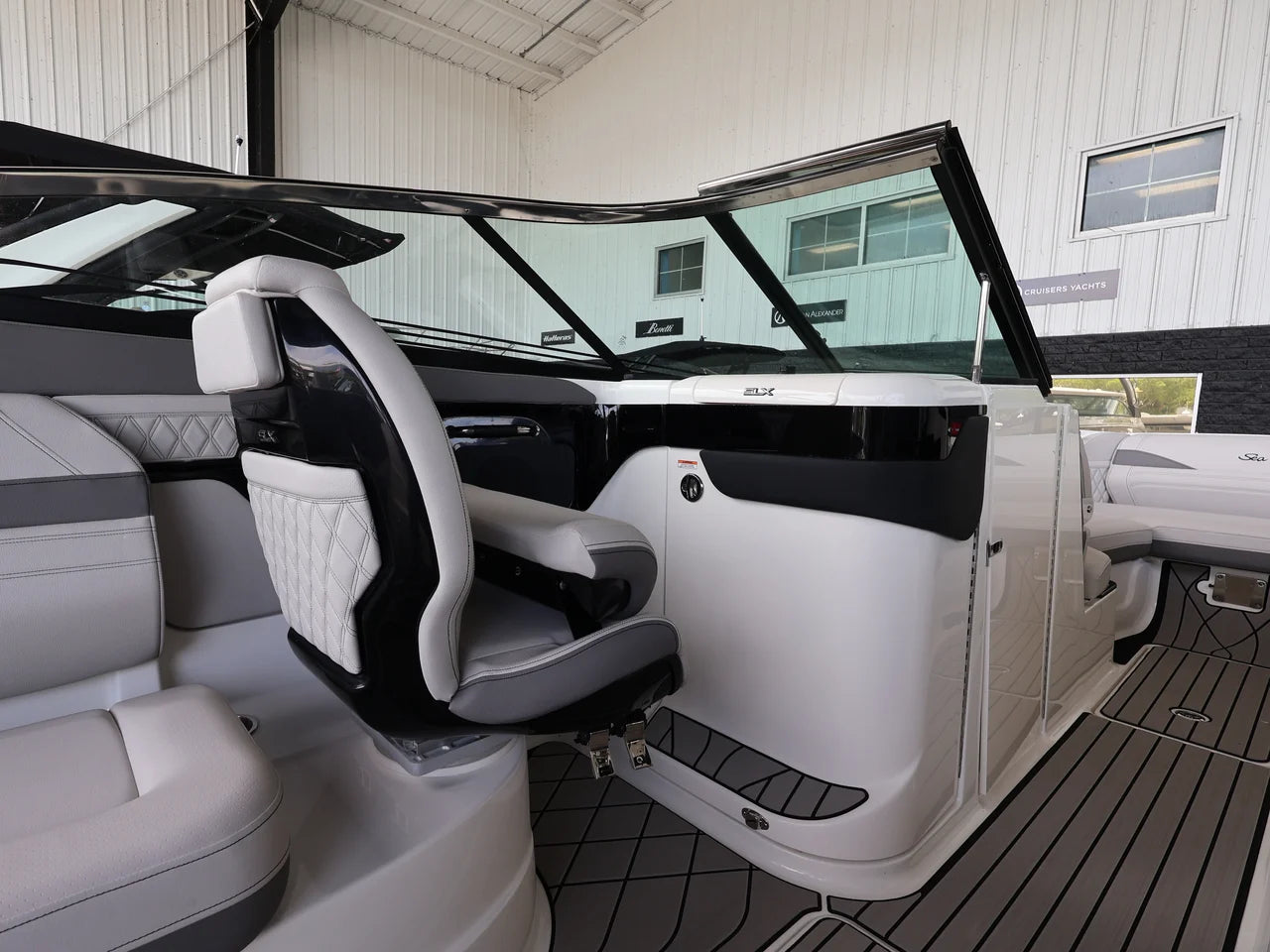 2027 Sea Ray SLX 260 Outboard 26.0 feet, Naples, Florida #16