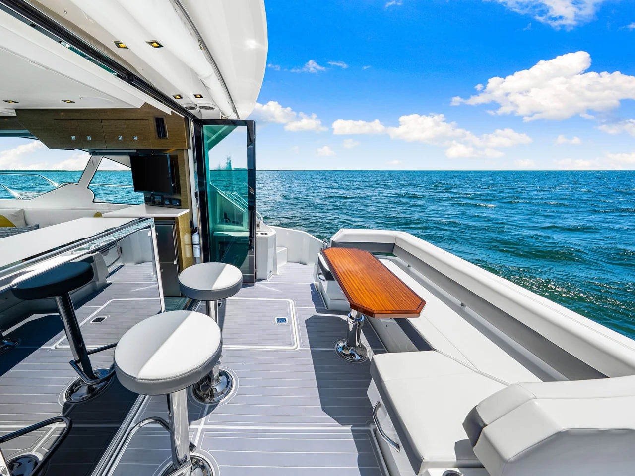 2020 Cruisers Yachts 50 CANTIUS 49.0 feet, Venice, Florida #35
