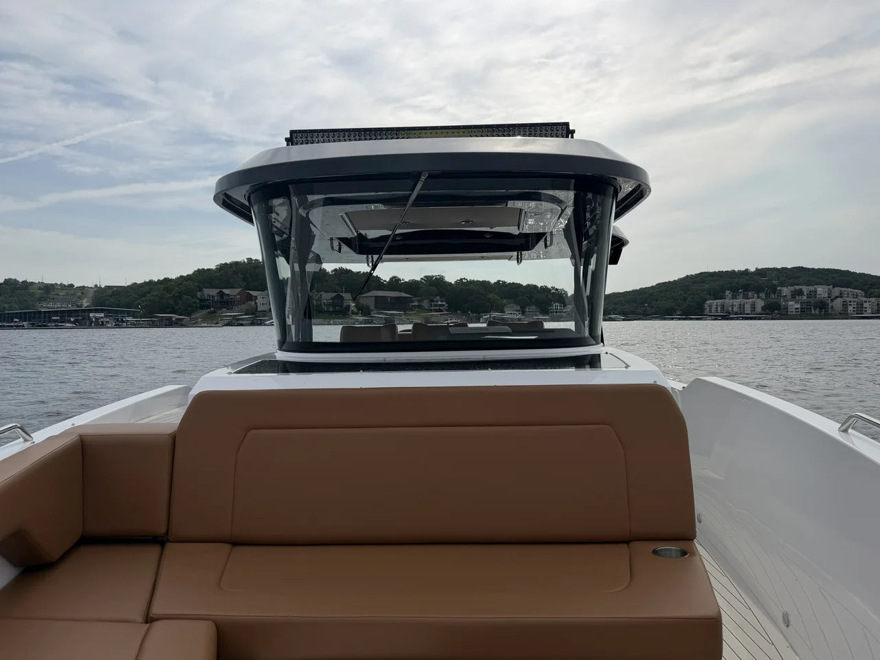 2027 Cruisers Yachts 38 VTR 38.0 feet, Lake Ozark, MO #6