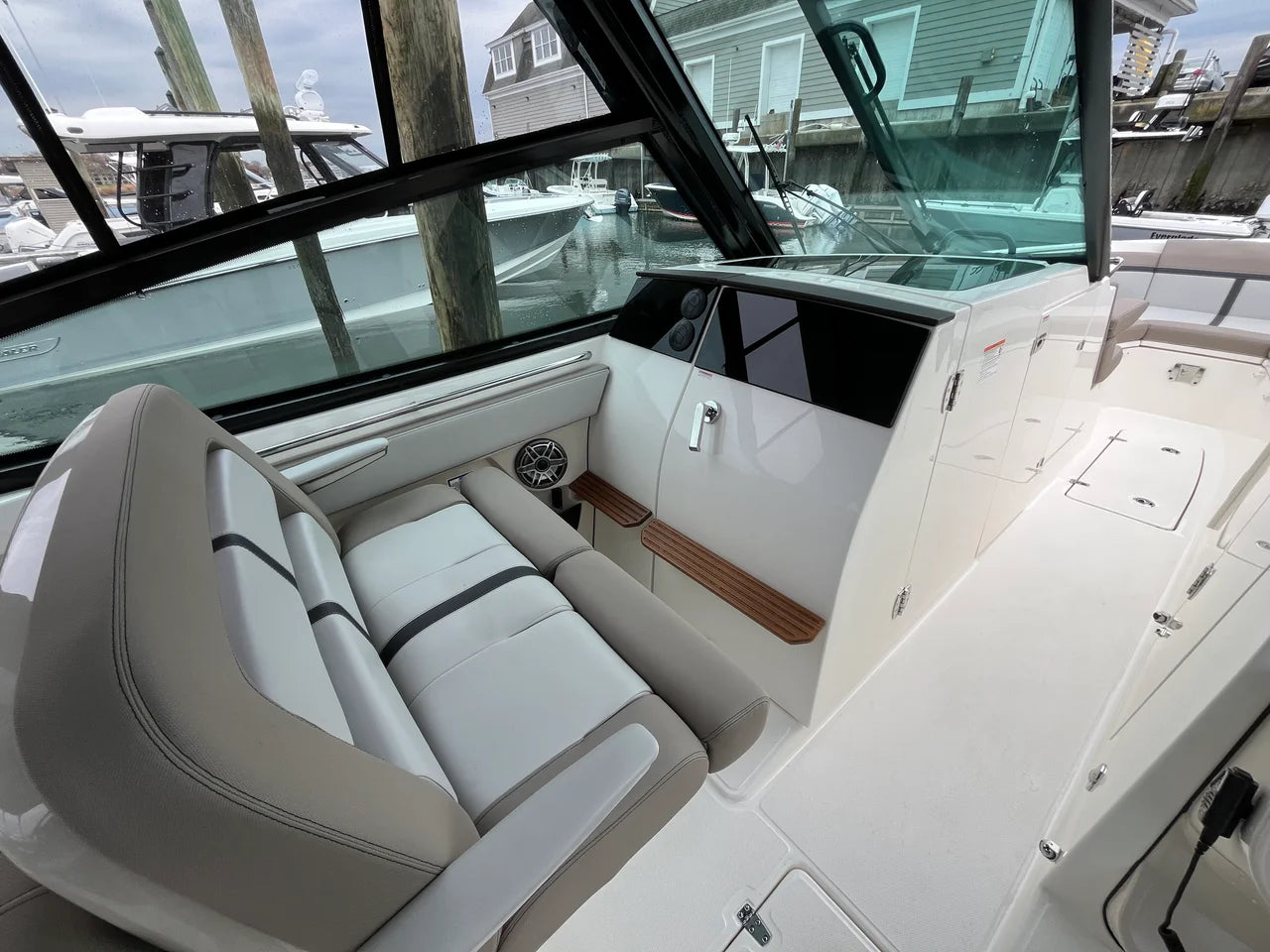 2026 Boston Whaler 330 Vantage 33.0 feet, Norwalk, Connecticut #29