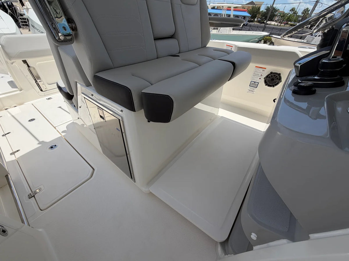 2026 Boston Whaler 330 Outrage 33.0 feet, Stuart, Florida #31