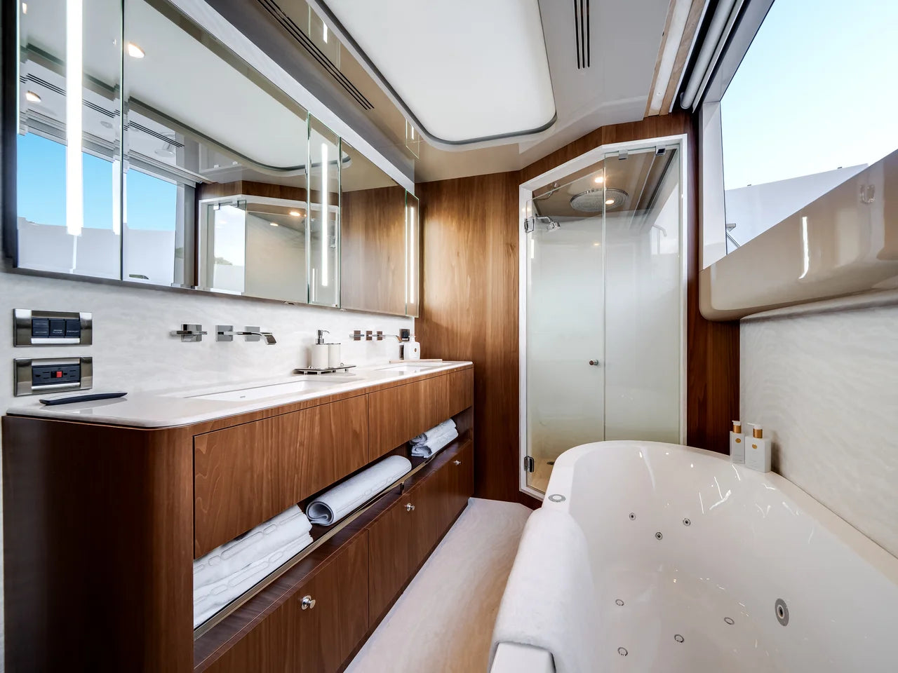 2026 Ocean Alexander 30R 98.0 feet, Pompano Beach, FL #52