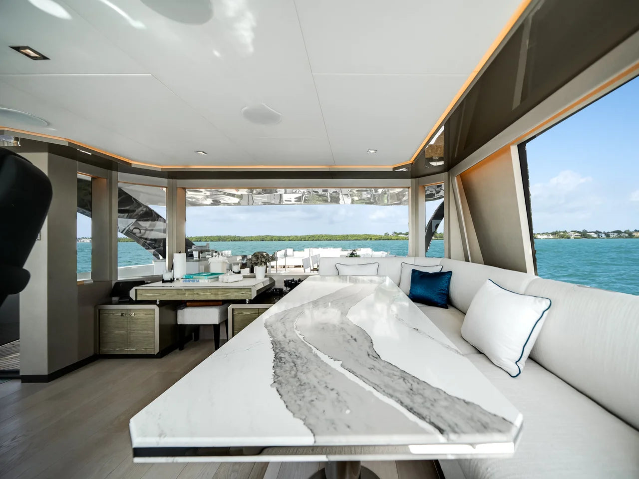 2023 Ocean Alexander 27R 88.0 feet, Ocean Reef, FL #92