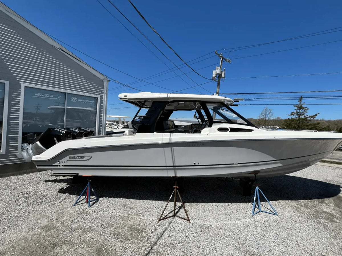2025 Boston Whaler 350 REALM 35.0 feet, Quincy, MA #6