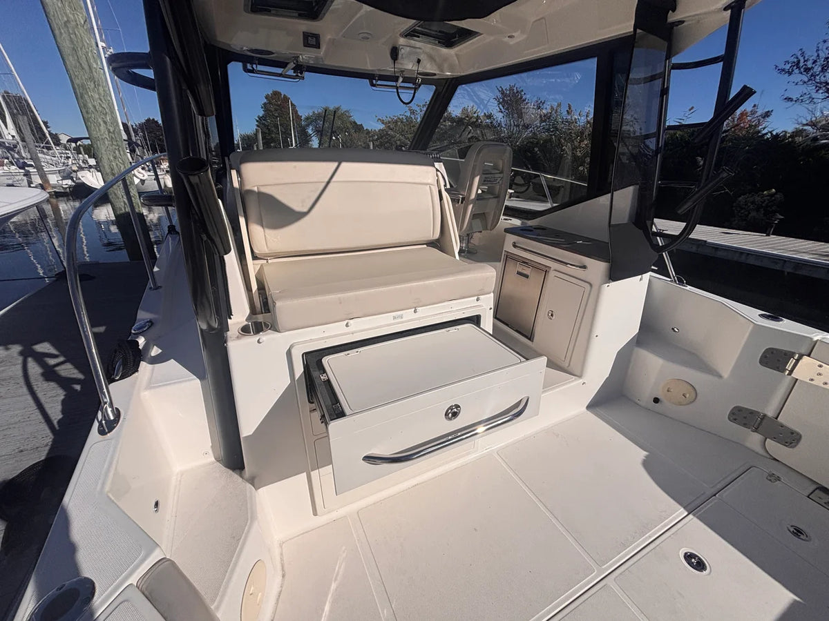 2023 Boston Whaler 325 CONQUEST 32.0 feet, Westbrook, Connecticut #10