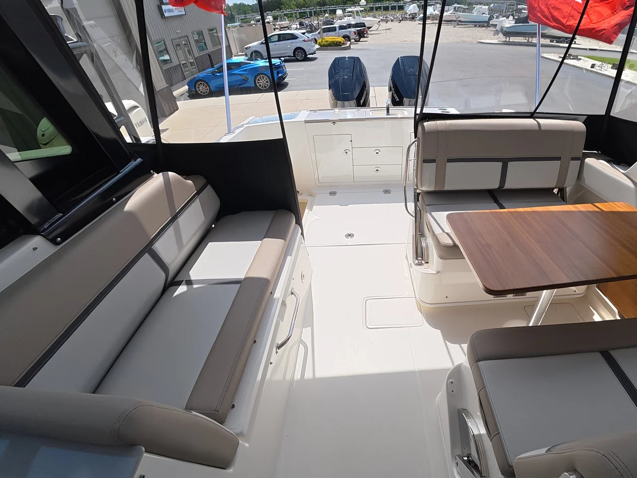 2025 Boston Whaler 330 Vantage 33.0 feet, Dennis, New Jersey #17