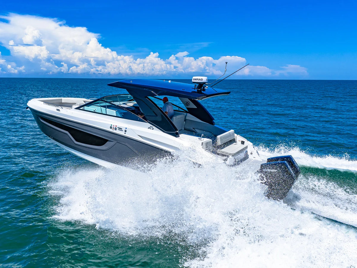 2027 Cruisers Yachts 34 GLS Outboard 34.0 feet, Venice, Florida #3