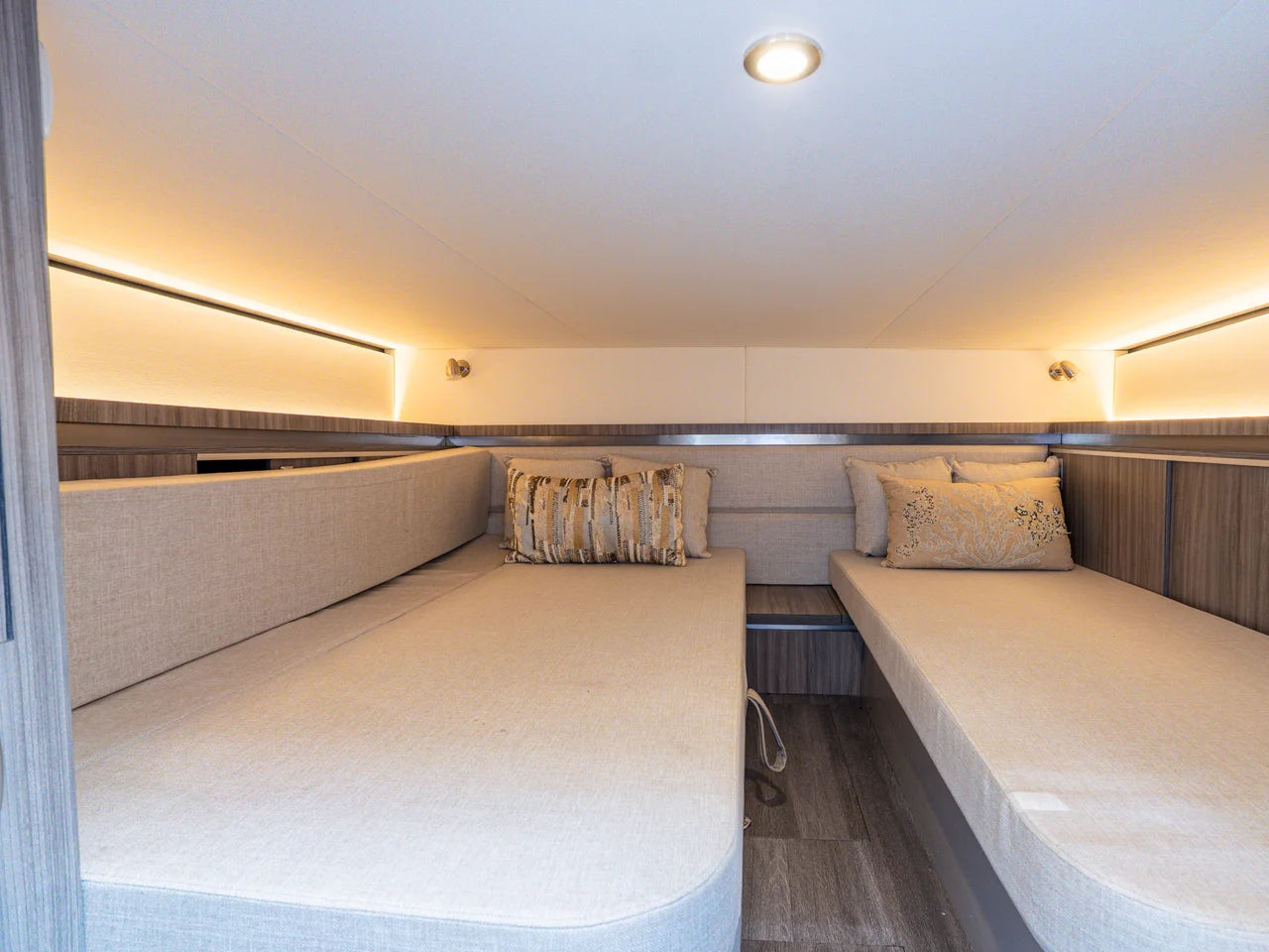 2024 Sea Ray 320 SUNDANCER OB 32.0 feet, St Petersburg, FL #19