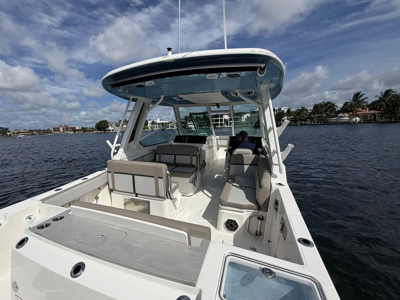 2027 Boston Whaler 330 Vantage 33.0 feet, Pompano Beach, Florida #26