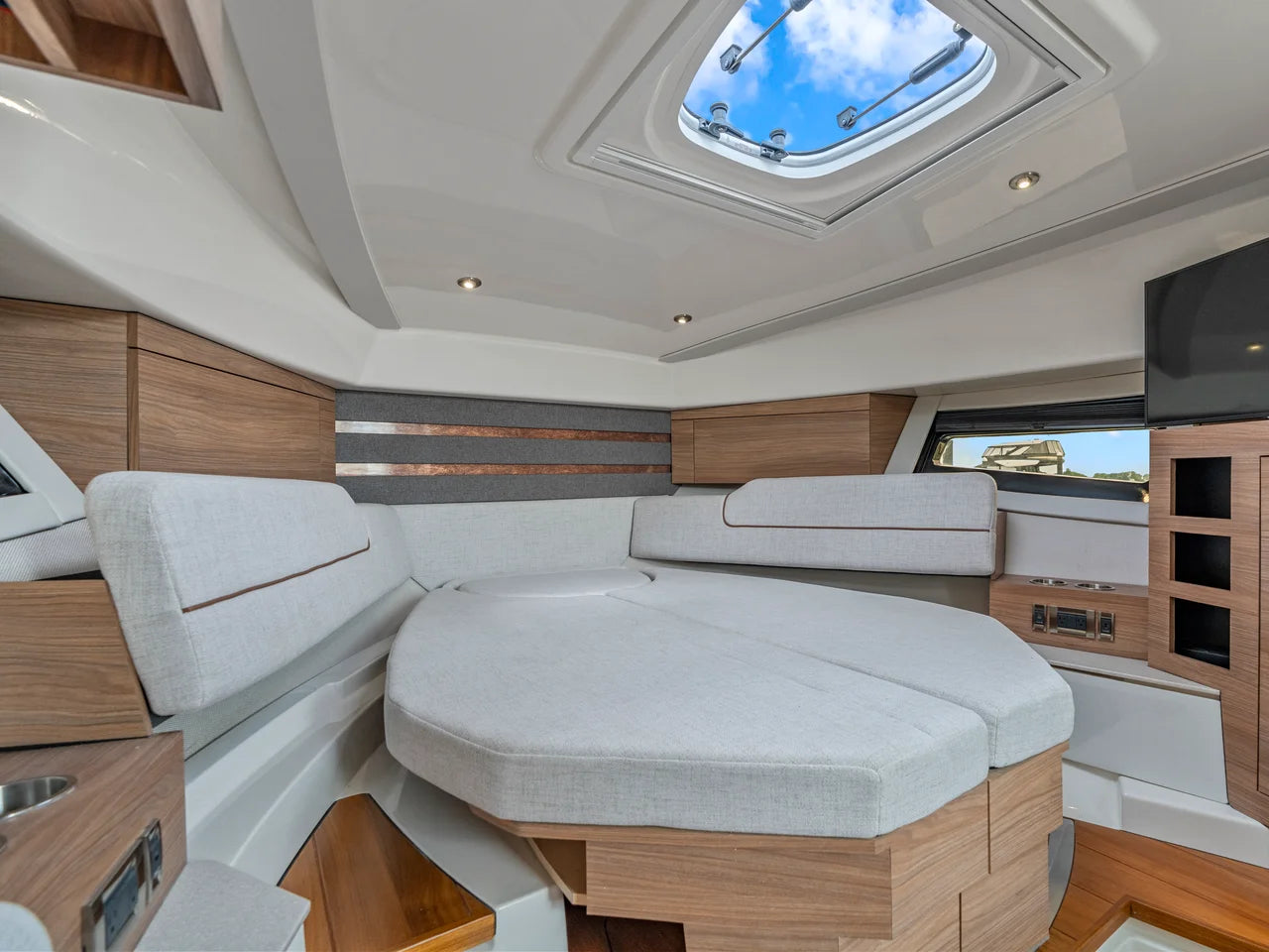 2026 Boston Whaler 365 Conquest 36.0 feet, Quincy, MA #40
