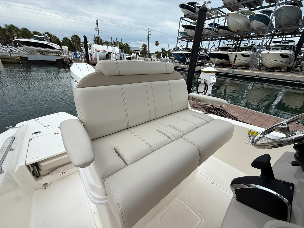 2026 Boston Whaler 250 Dauntless 25.0 feet, Sarasota, FL #16