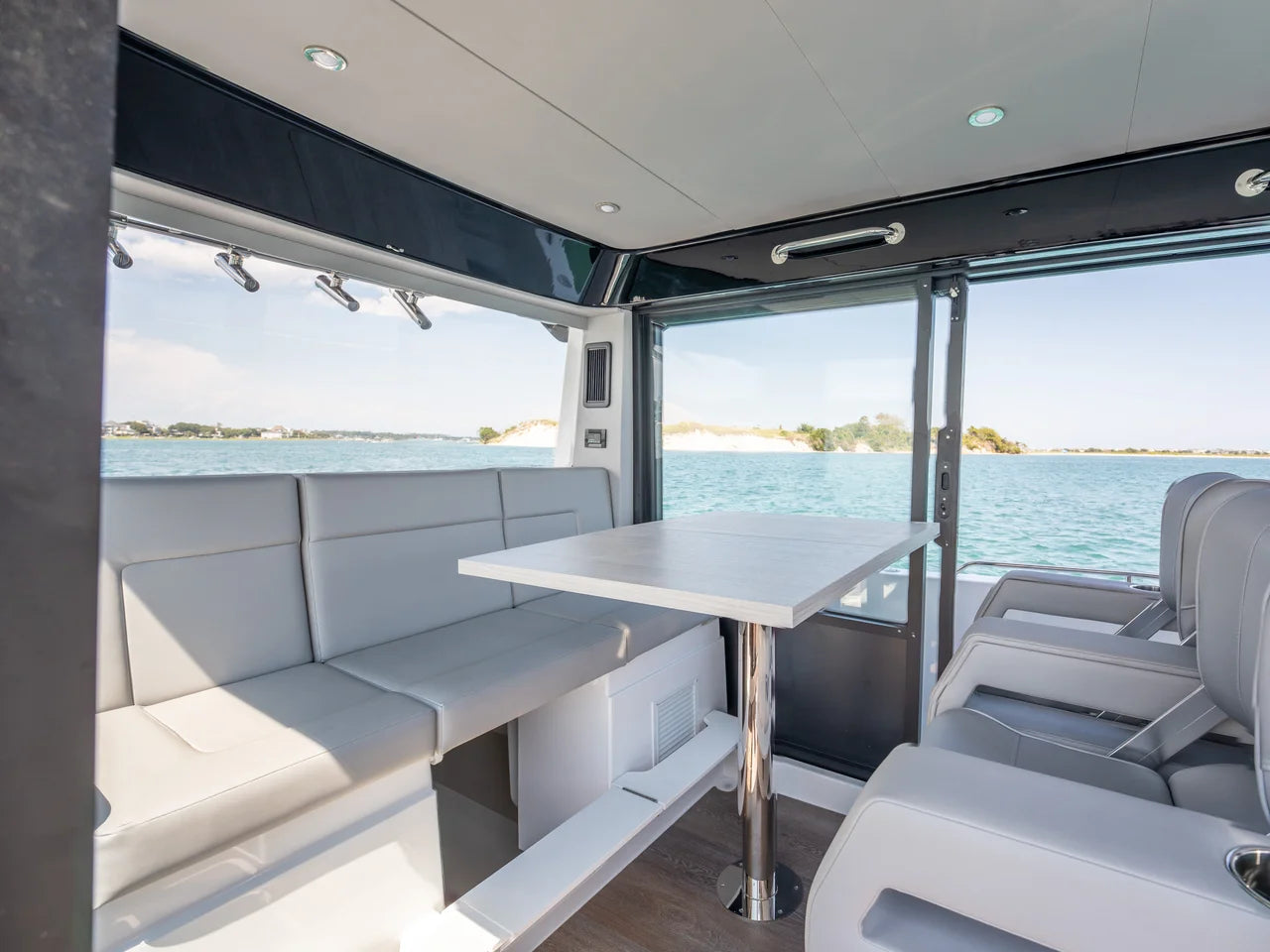 2027 Cruisers Yachts 38 VTR EC 38.0 feet, Wrightsville Beach, North Carolina #10