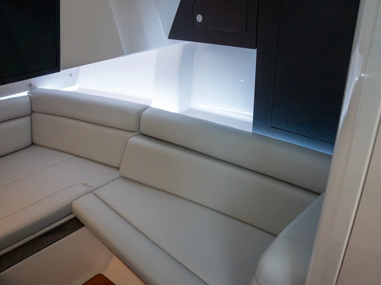 2026 Boston Whaler 350 Realm 35.0 feet, Wrightsville Beach, North Carolina #28