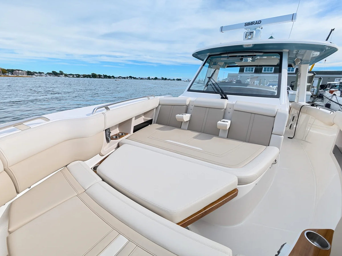 2027 Boston Whaler 350 Realm 35.0 feet, Norwalk, Connecticut #30