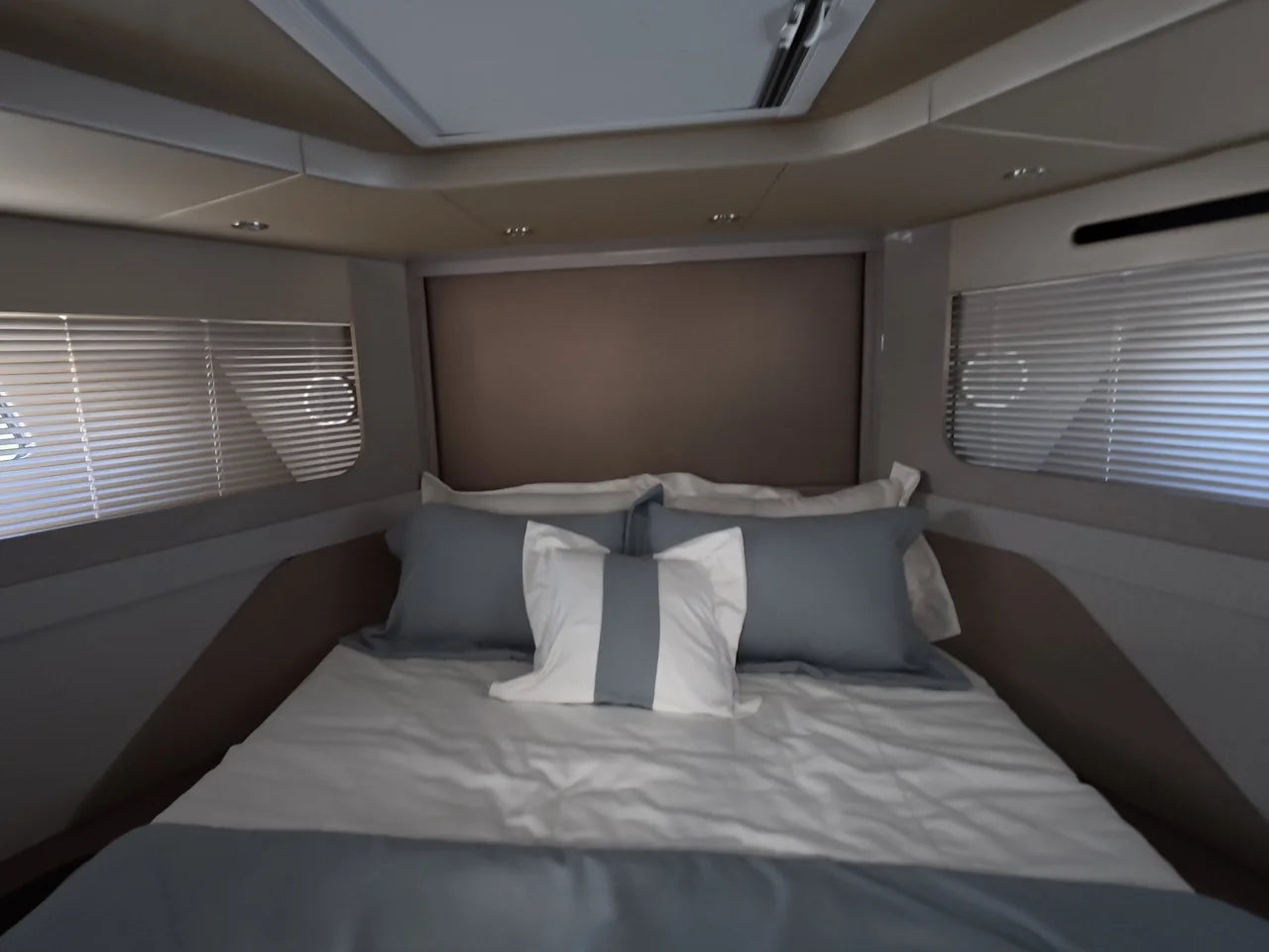 2026 Cruisers Yachts 50 FLY 50.0 feet, Clearwater, Florida #29