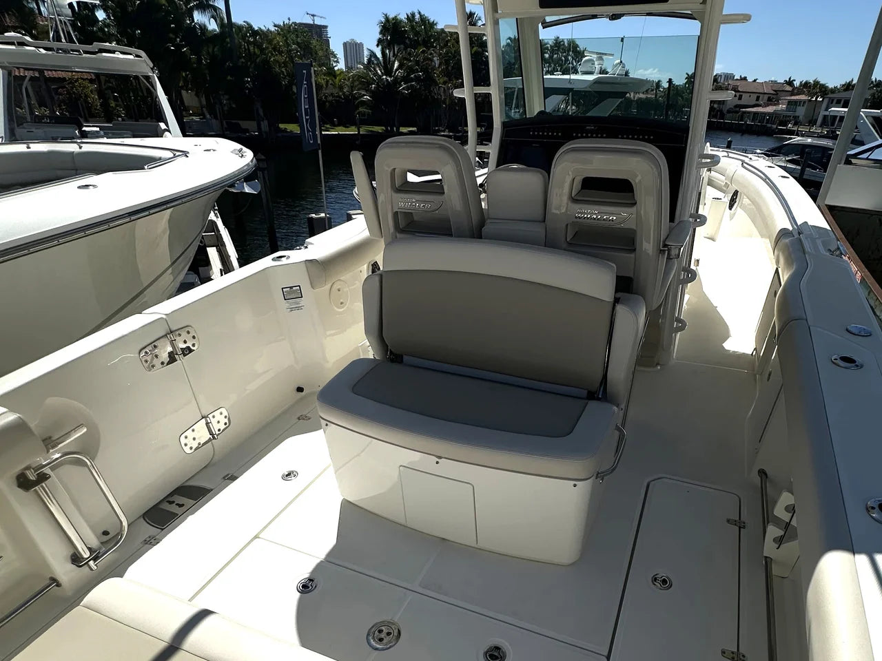 2023 Boston Whaler 33 OUTRAGE 33.0 feet, Pompano Beach, Florida #3