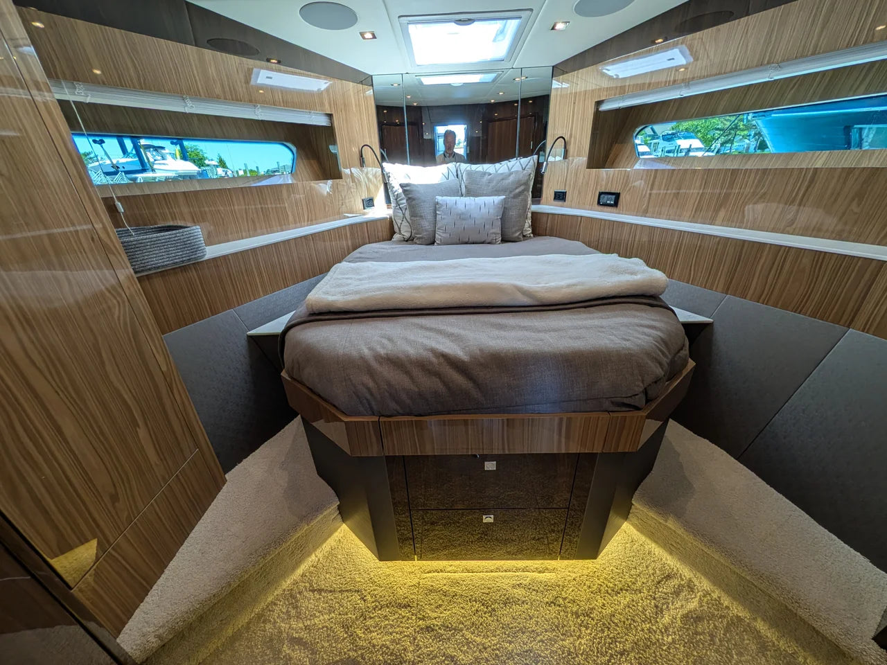 2022 Cruisers Yachts 54 Cantius 54.0 feet, Grasonville, MD #122