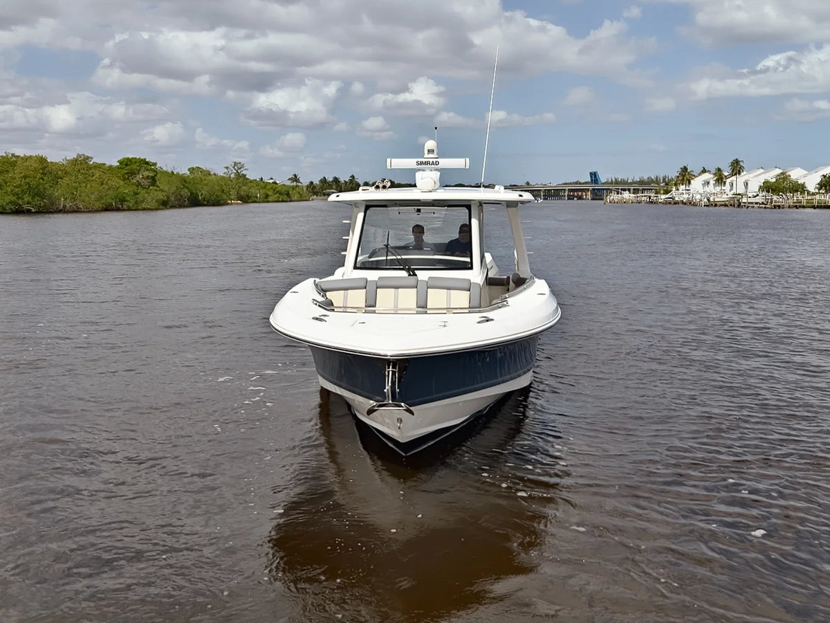 2025 Boston Whaler 350 REALM 35.0 feet, Stuart, Florida #7