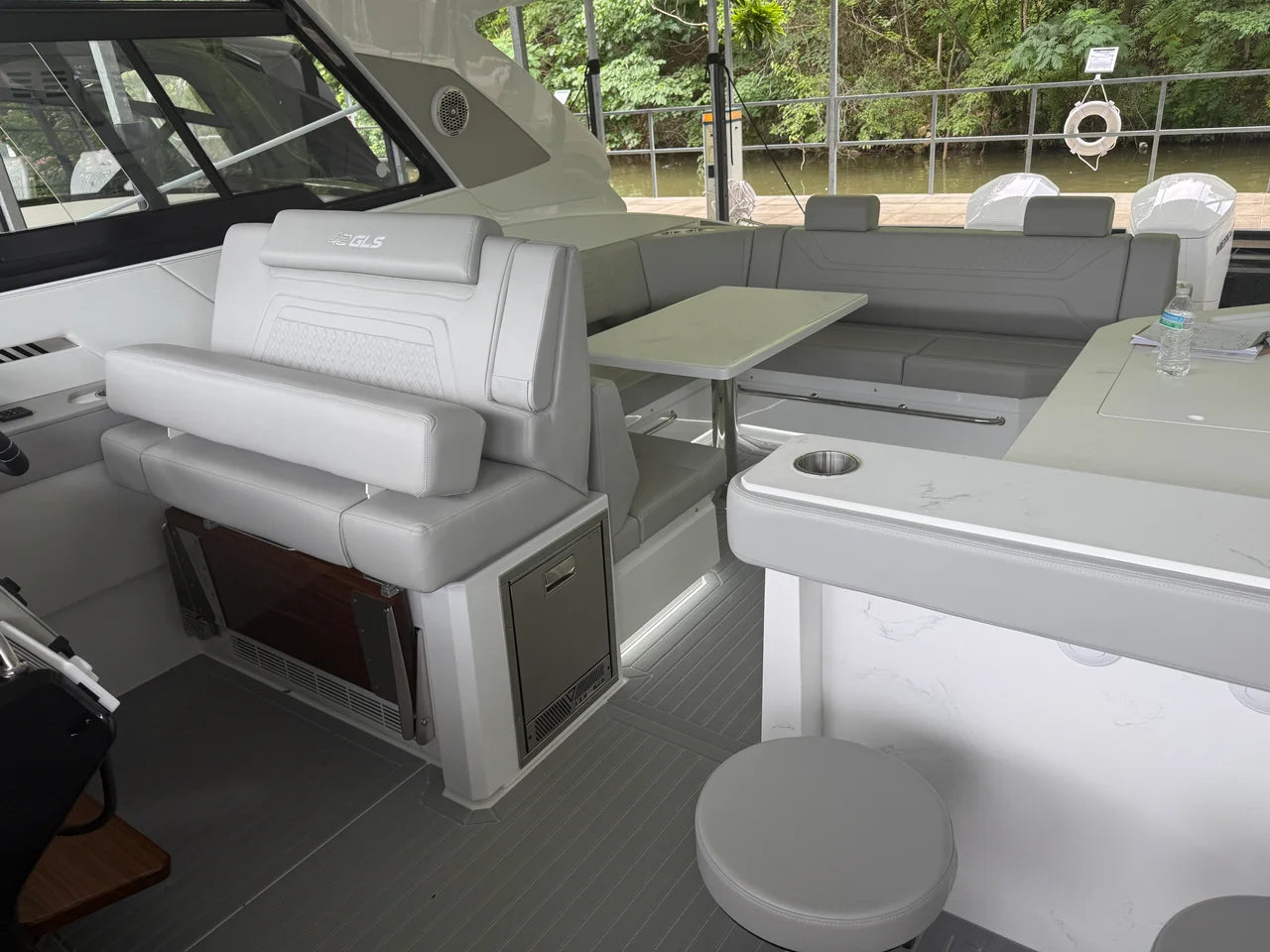 2027 Cruisers Yachts 42 GLS Outboard 42.0 feet, Lake Ozark, Missouri #6
