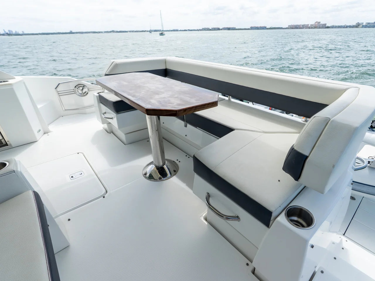 2018 Cruisers Yachts 50 CANTIUS 50.0 feet, St Petersburg, FL #26