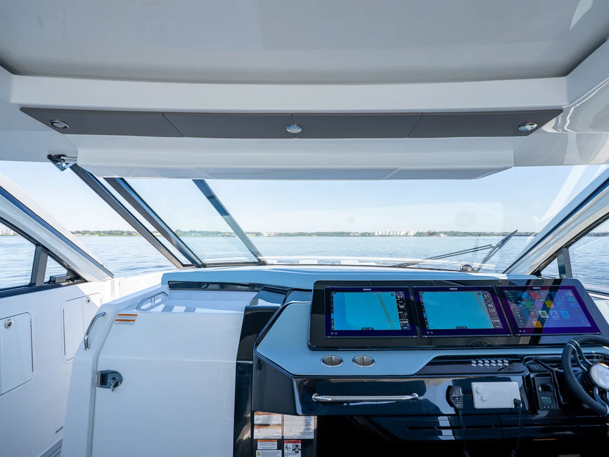 2027 Cruisers Yachts 50 GLS OB 50.0 feet, Clearwater, Florida #38