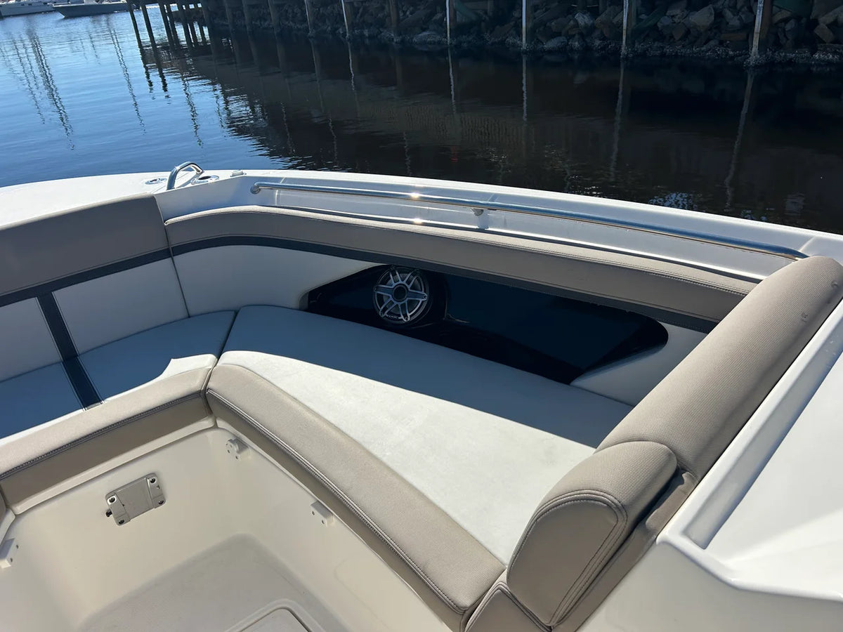 2027 Boston Whaler 330 Vantage 33.0 feet, Pensacola, Florida #31