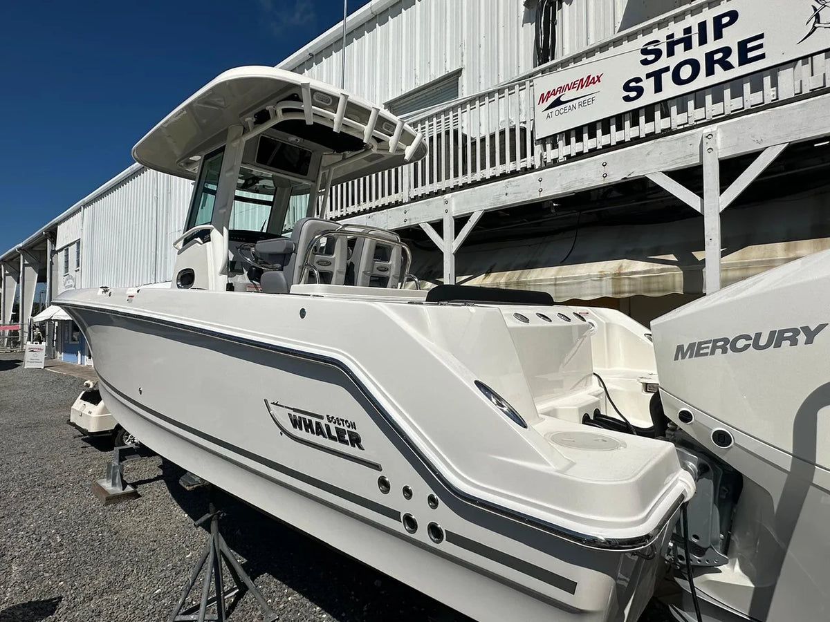 2027 Boston Whaler 250 Outrage 25.0 feet, Key Largo, FL #4