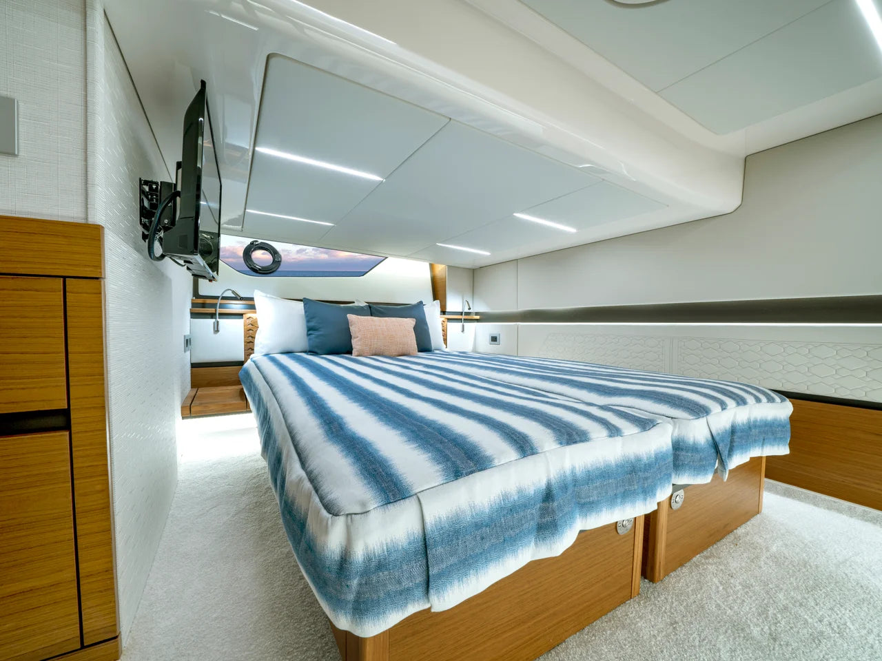 2026 Tiara Yachts 48 LE 48.0 feet, Inuvik, Northwest Territories #14