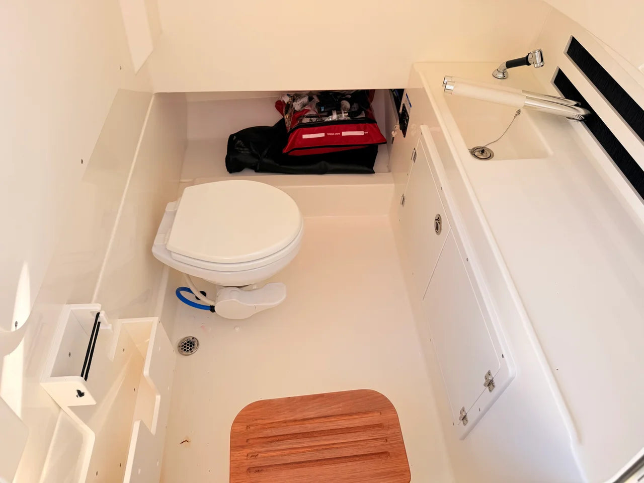 2026 Boston Whaler 330 Outrage 33.0 feet, St Petersburg, FL #39
