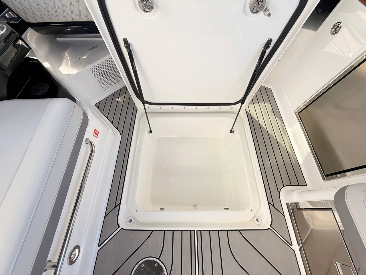2027 Sea Ray SLX 360 Outboard 36.0 feet, St Petersburg, FL #43